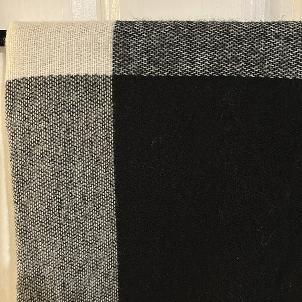 H&M Blanket Wrap Scarf - Picture 3 of 4